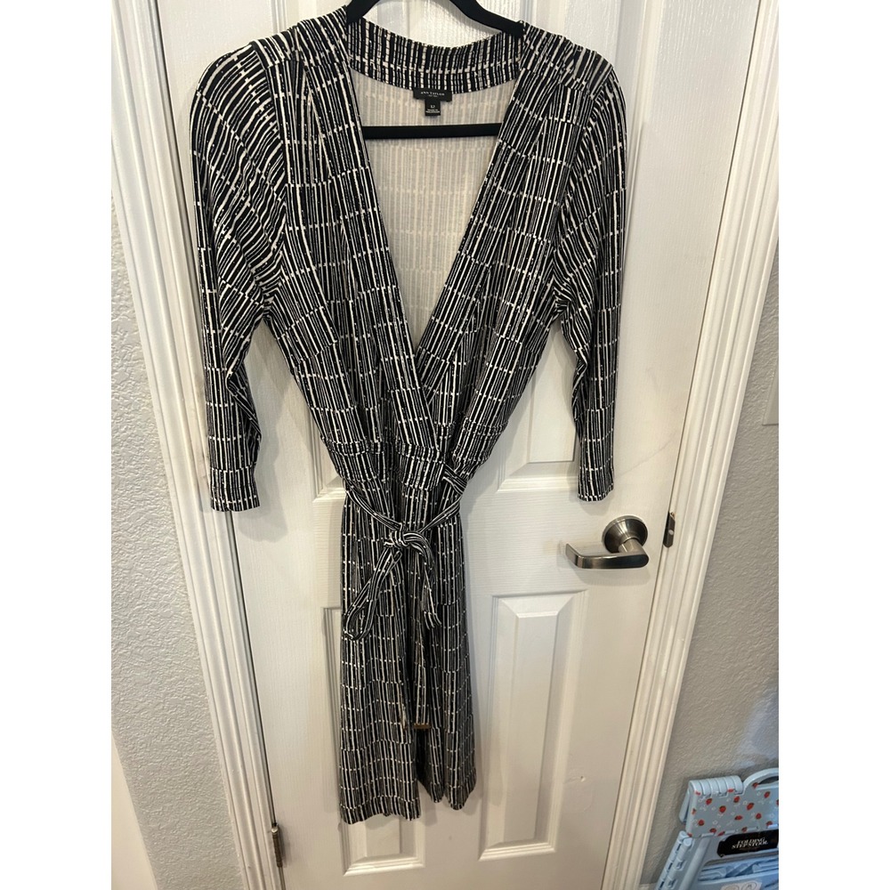 Ann Taylor Wrap Dress Black White‎ Geometric Print Faux Wrap Midi Jersey Knit 12